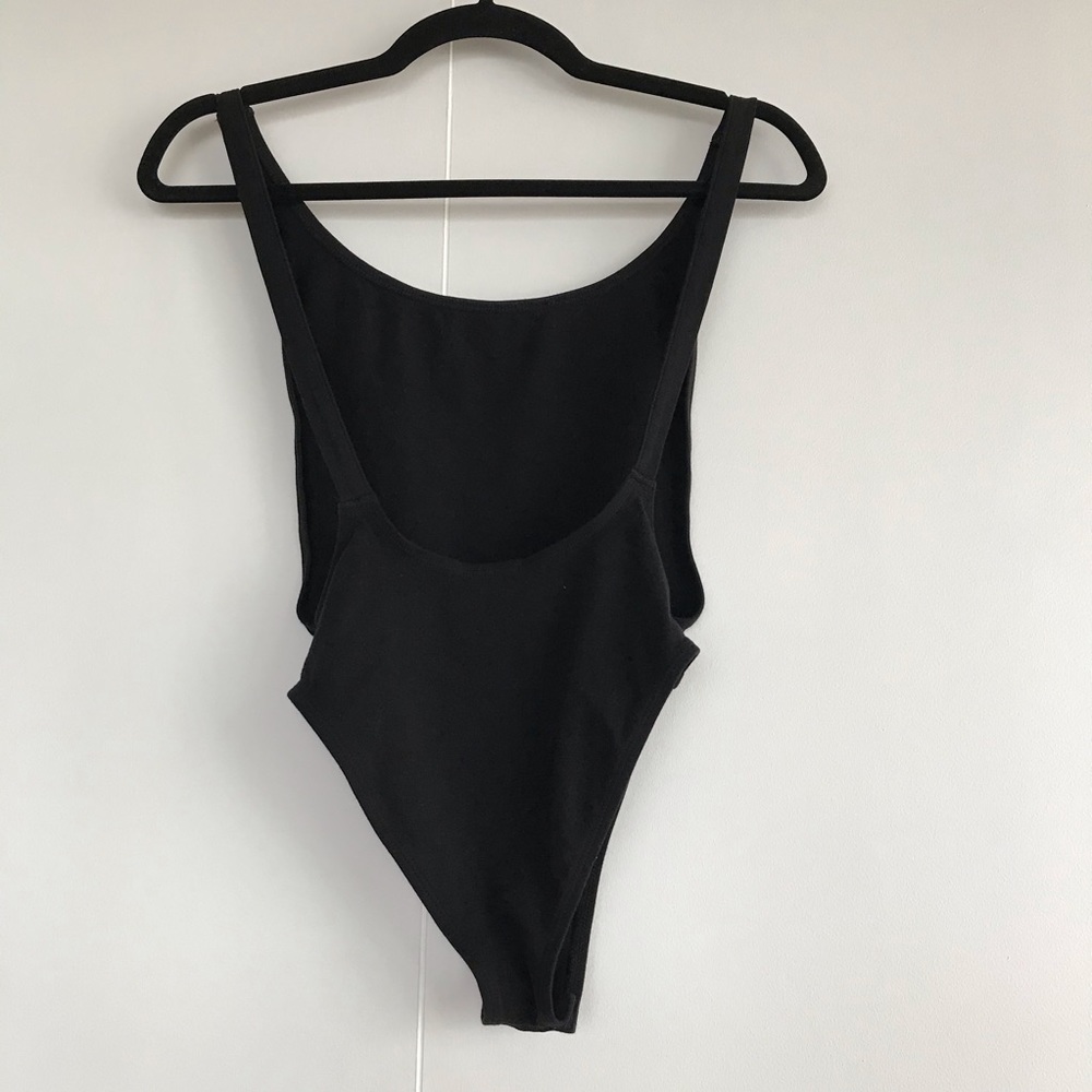 ASOS | EXTRA LOW BACK OPEN SIDE BODYSUIT